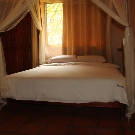 Saltek Forest Cottages Masindi Kültér fotó