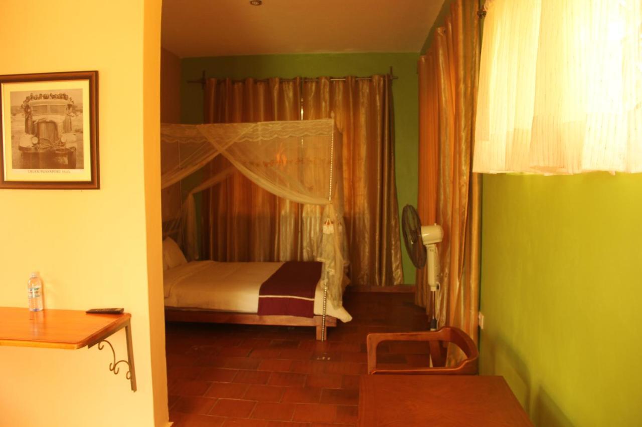 Saltek Forest Cottages Masindi Kültér fotó
